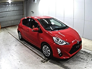 TOYOTA AQUA 2015