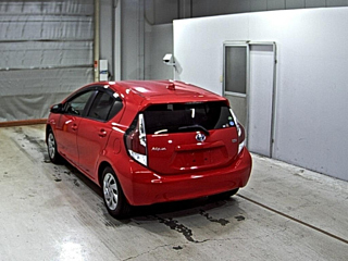 TOYOTA AQUA 2015