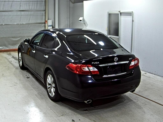 NISSAN FUGA 2010