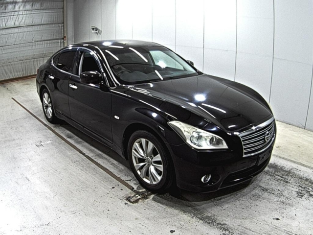 NISSAN FUGA 2010