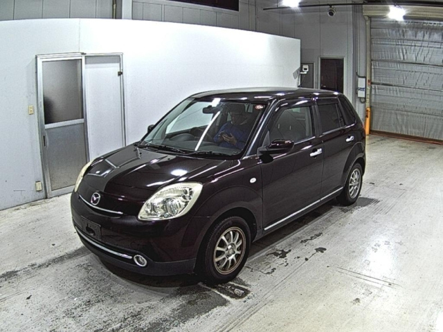 MAZDA VERISA 2009