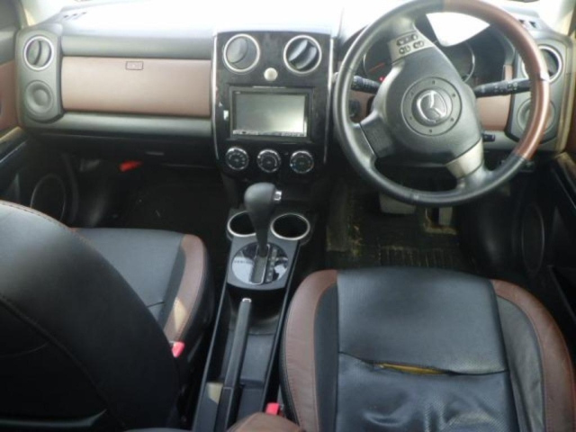 MAZDA VERISA 2009
