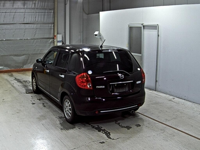 MAZDA VERISA 2009