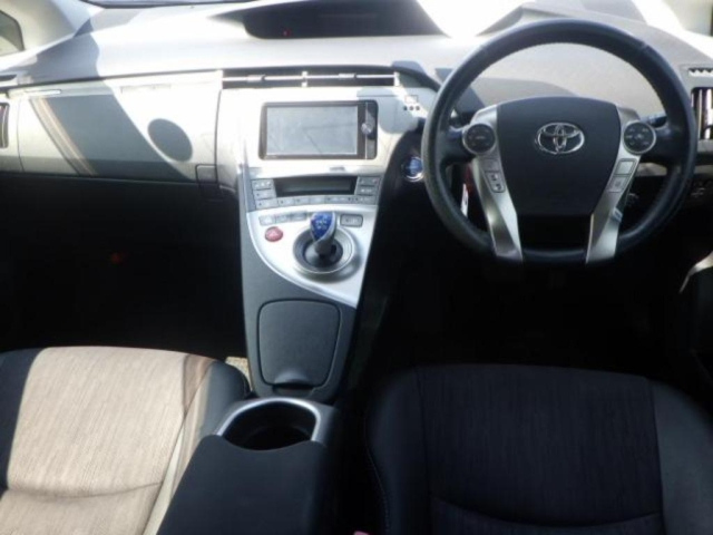 TOYOTA PRIUS PHV 2013