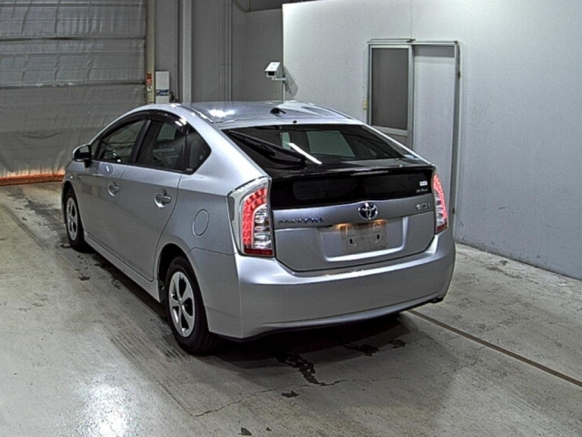TOYOTA PRIUS PHV 2013