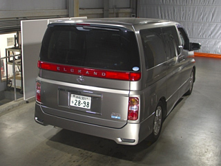 NISSAN ELGRAND 2010