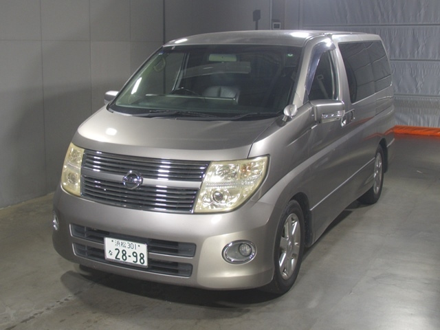 NISSAN ELGRAND 2010