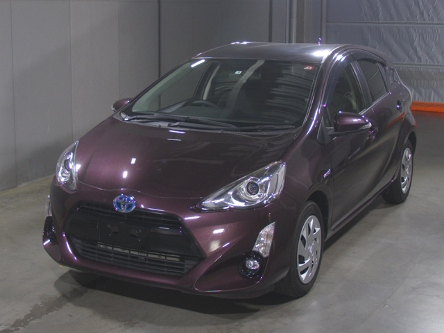 TOYOTA AQUA 2015
