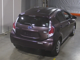 TOYOTA AQUA 2015