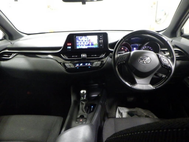 TOYOTA C-HR 2017