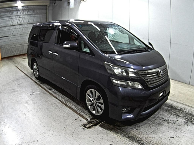 TOYOTA VELLFIRE 2011