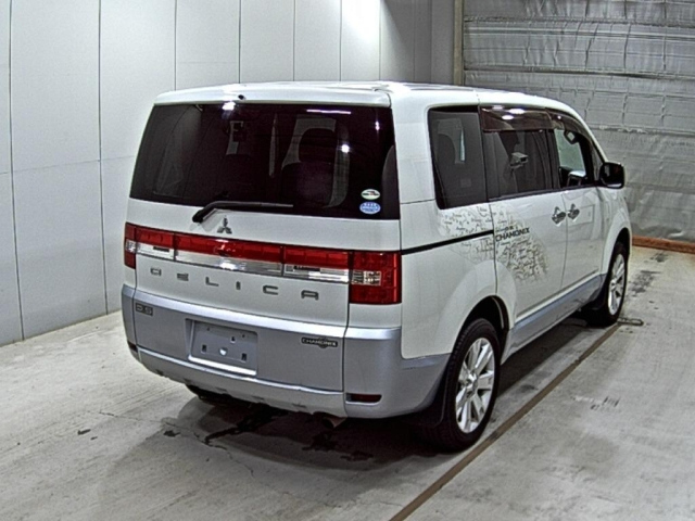 MITSUBISHI DELICA D5 2009