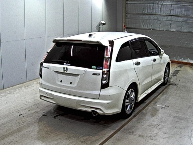 HONDA STREAM 2010