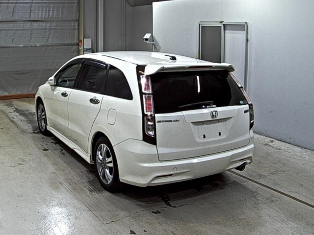 HONDA STREAM 2010