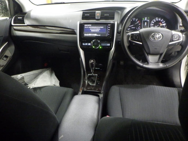 TOYOTA PREMIO 2019