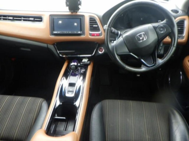 HONDA VEZEL 2014