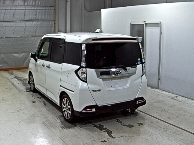 TOYOTA TANK 2018