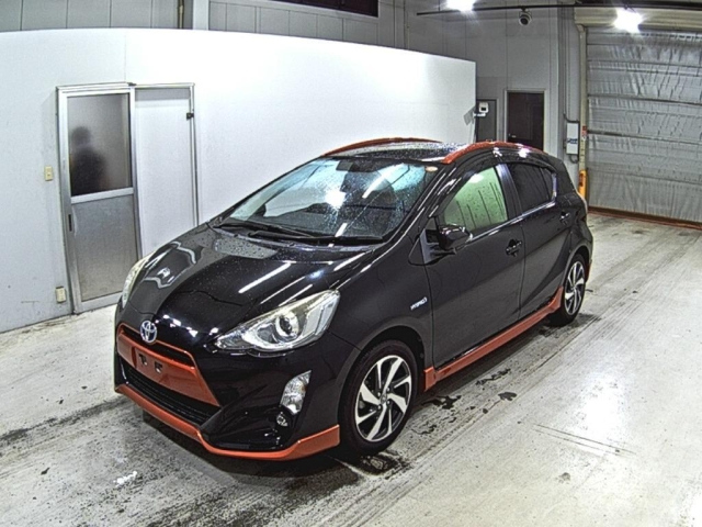 TOYOTA AQUA 2015