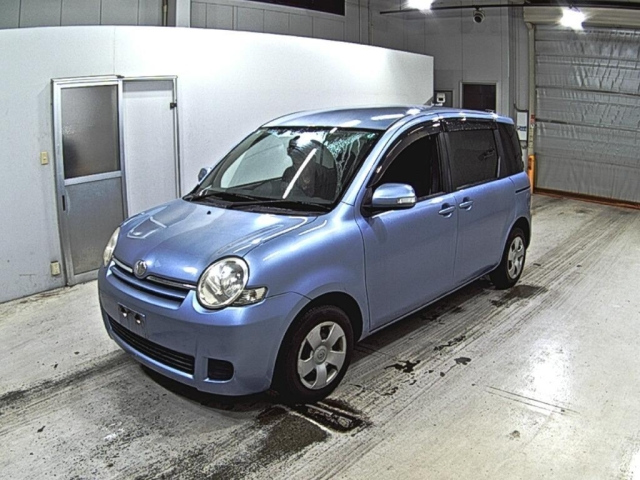 TOYOTA SIENTA 2013