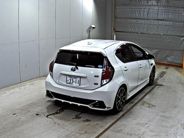 TOYOTA AQUA 2015