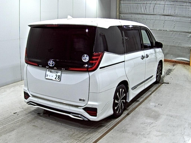 TOYOTA NOAH 2023