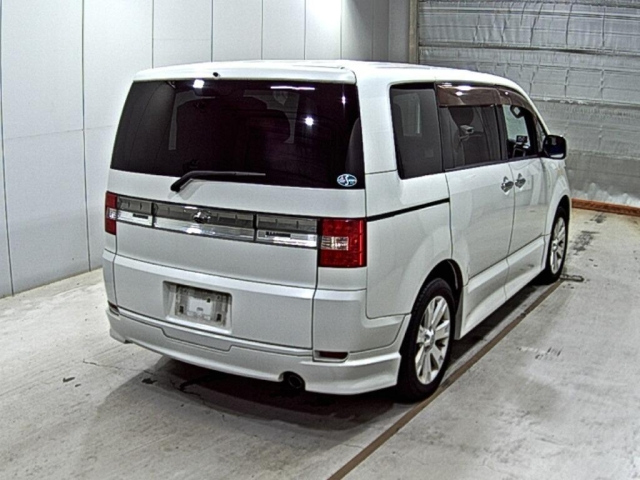 MITSUBISHI DELICA D5 2010