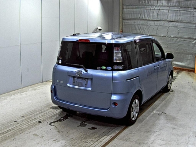TOYOTA SIENTA 2013