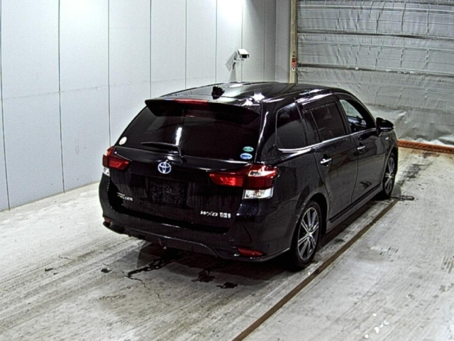 TOYOTA COROLLA FIELDER 2015
