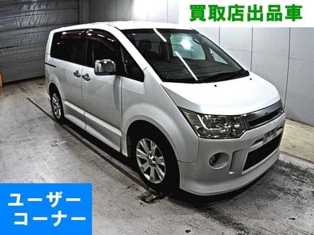 MITSUBISHI DELICA D5 2010