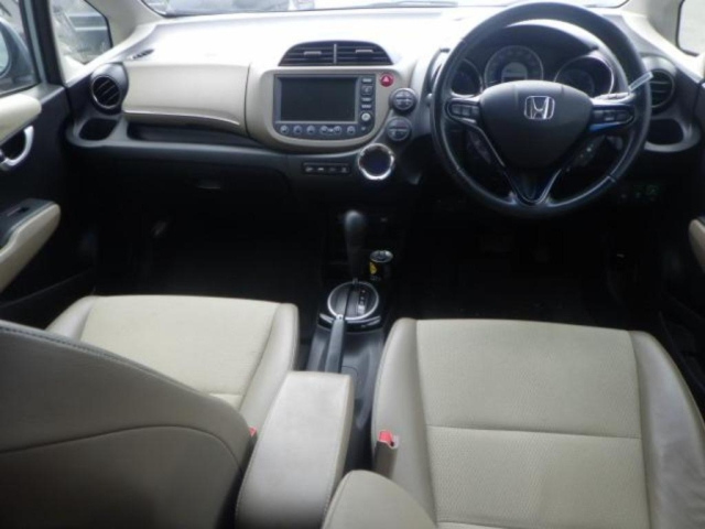 HONDA FIT SHUTTLE 2011