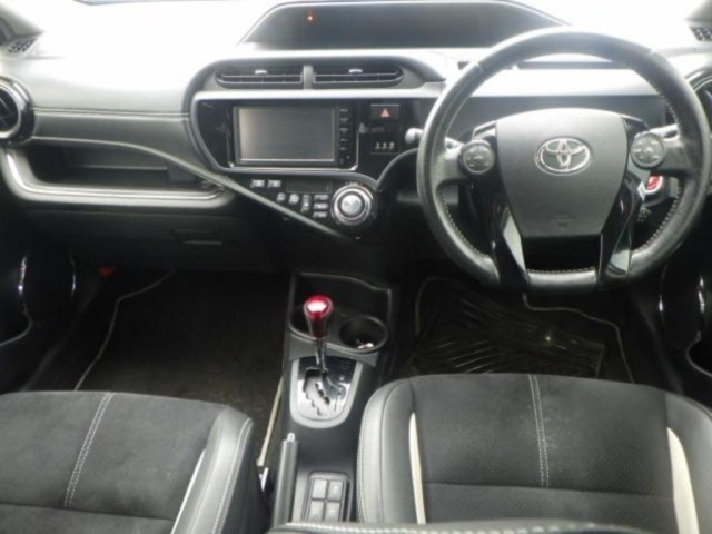 TOYOTA AQUA 2015