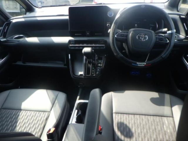 TOYOTA NOAH 2023