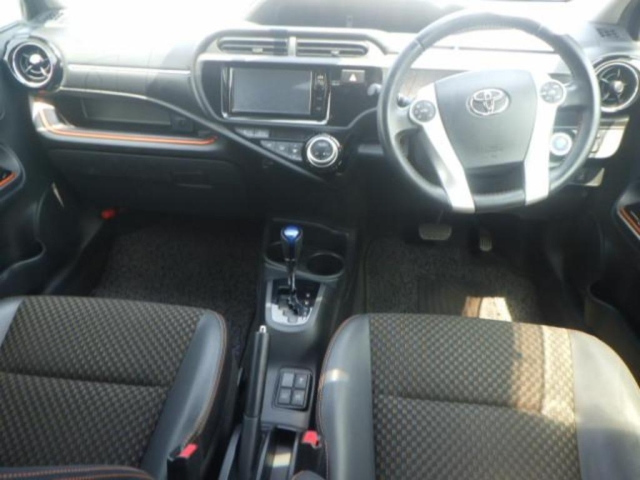 TOYOTA AQUA 2015