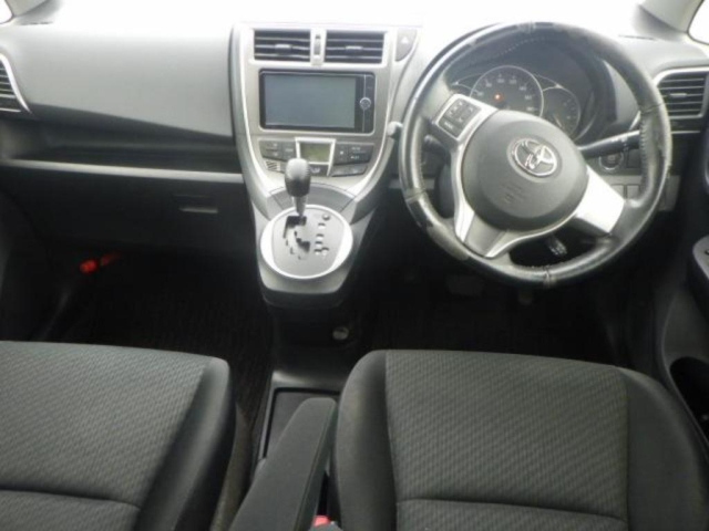 TOYOTA RACTIS 2013