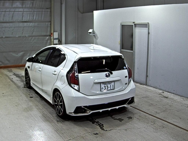 TOYOTA AQUA 2015