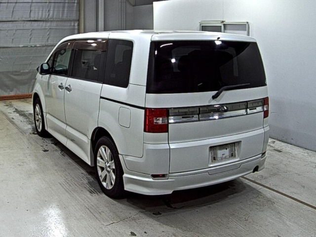 MITSUBISHI DELICA D5 2010