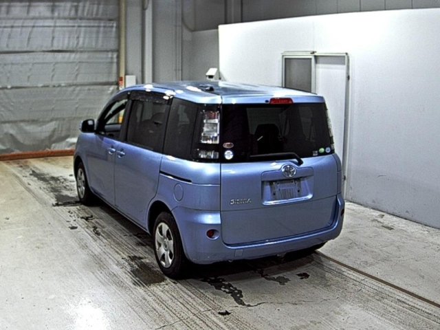 TOYOTA SIENTA 2013
