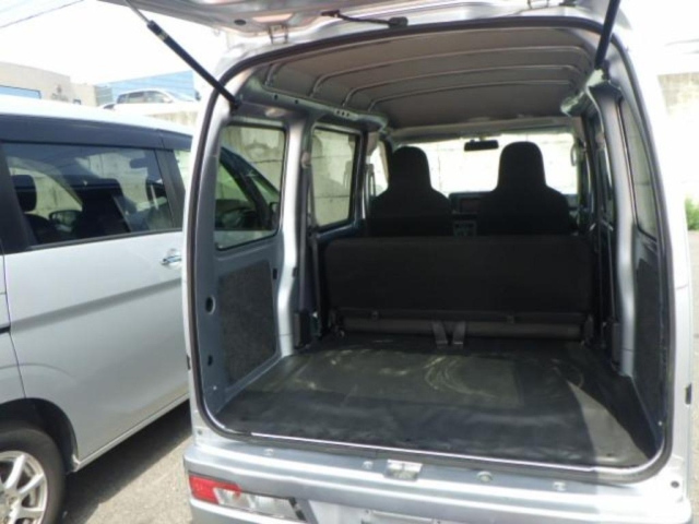 DAIHATSU HIJET VAN 2018