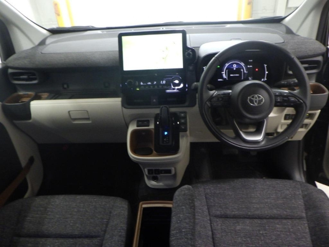 TOYOTA SIENTA 2023