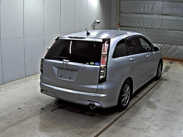 HONDA STREAM 2011
