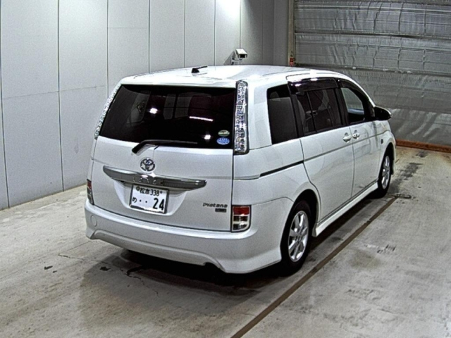 TOYOTA ISIS 2016