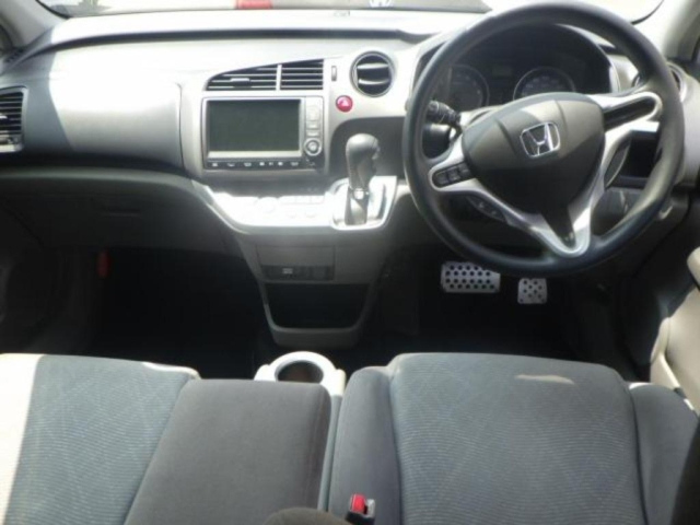 HONDA STREAM 2011