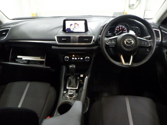 MAZDA AXELA 2018