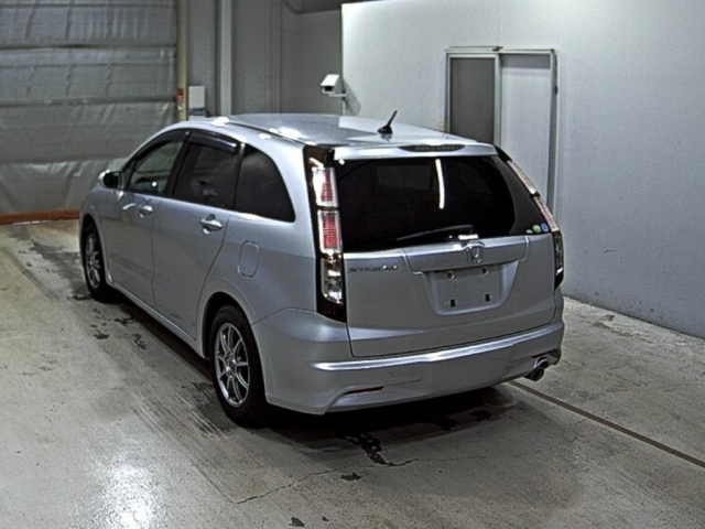 HONDA STREAM 2011
