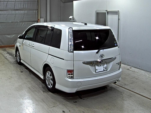 TOYOTA ISIS 2016