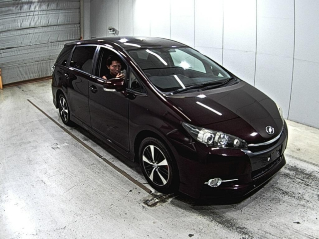 TOYOTA WISH 2015