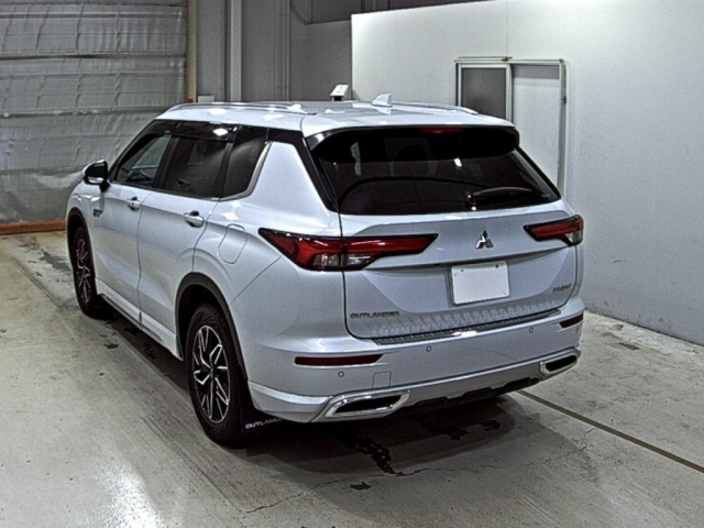 MITSUBISHI OUTLANDER PHEV 2023