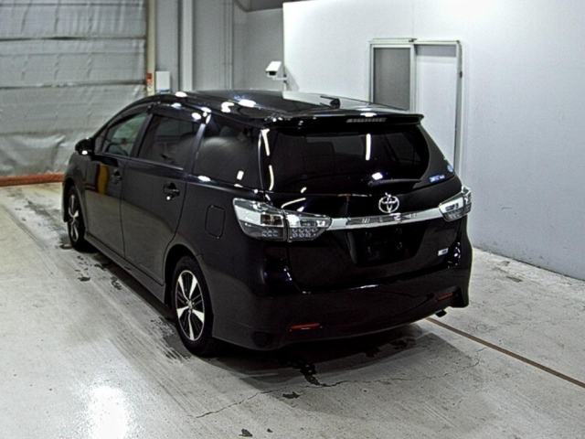 TOYOTA WISH 2016