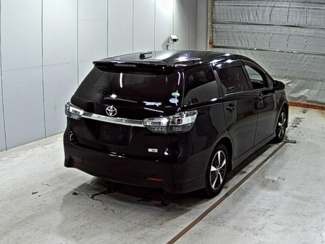 TOYOTA WISH 2016