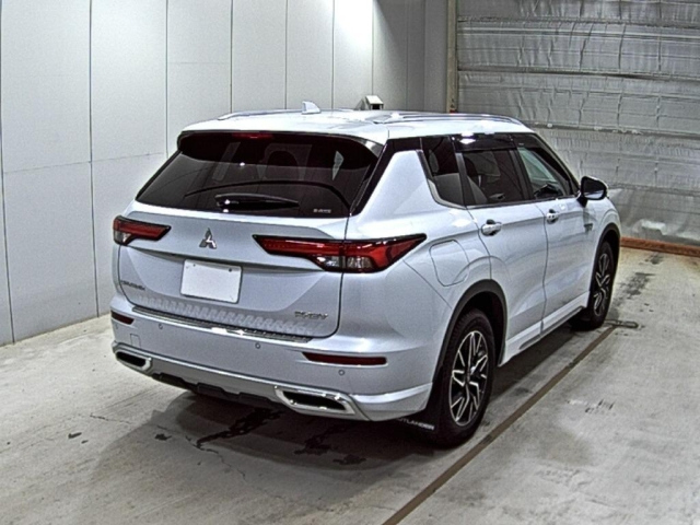 MITSUBISHI OUTLANDER PHEV 2023